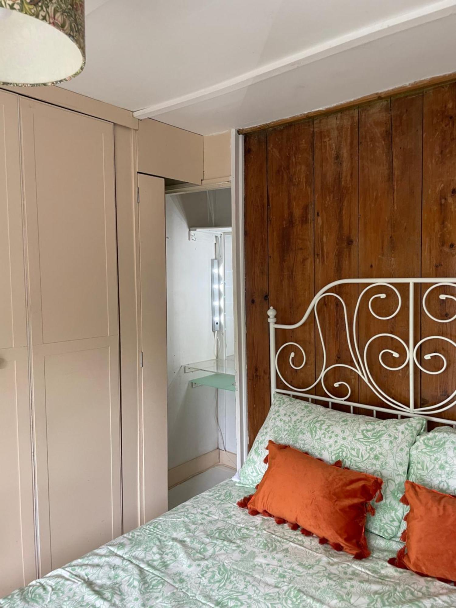 Cosy 2 Bedroom Victorian Cottage, Newport, Isle Of Wight Ньюпорт Экстерьер фото